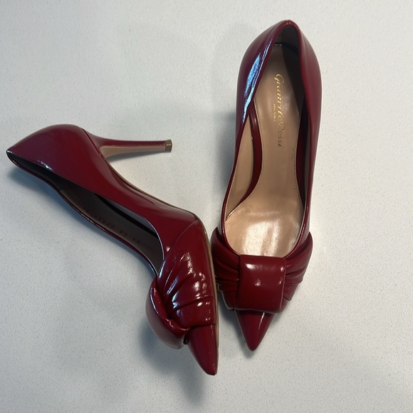 GIANVITO ROSSI 95 gathered glossed-leather pumps - Picture 9 of 14